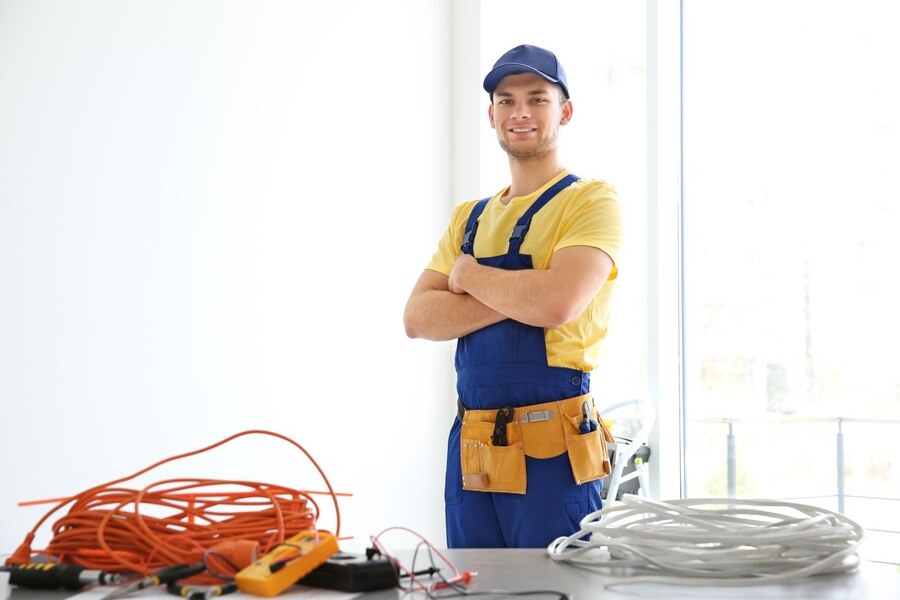 electrician-in-iver